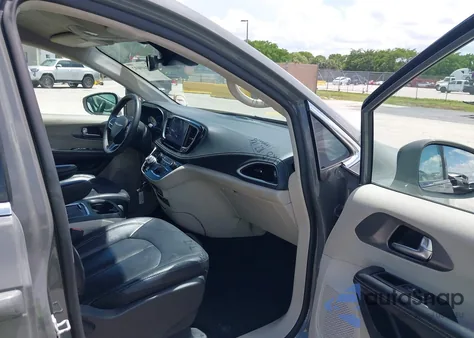 2022 Chrysler Pacifica Hybrid Touring L z USA, uszkodzony, nr VIN 2C4RC1L76NR184189